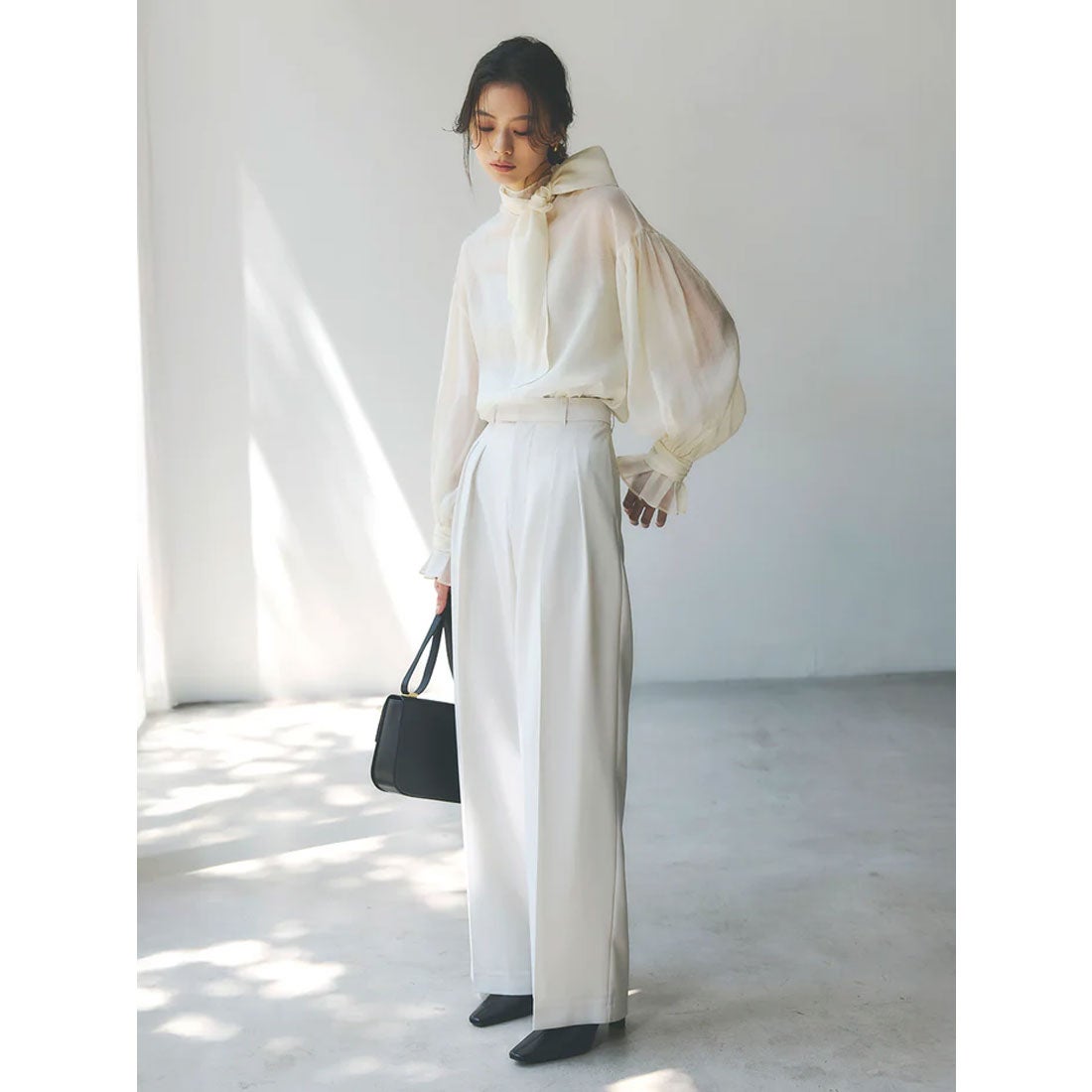 アニュアンス anuans ハイネックシアーボウタイブラウス （BLACK） -靴