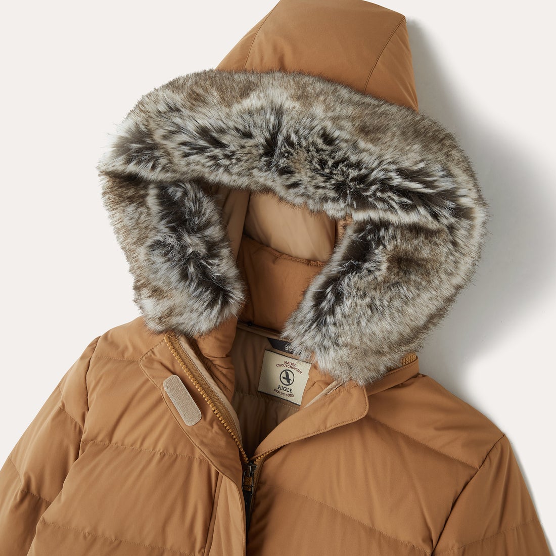 エーグル AIGLE 撥水 サイドジップ フーデッドファー ロング ダウン