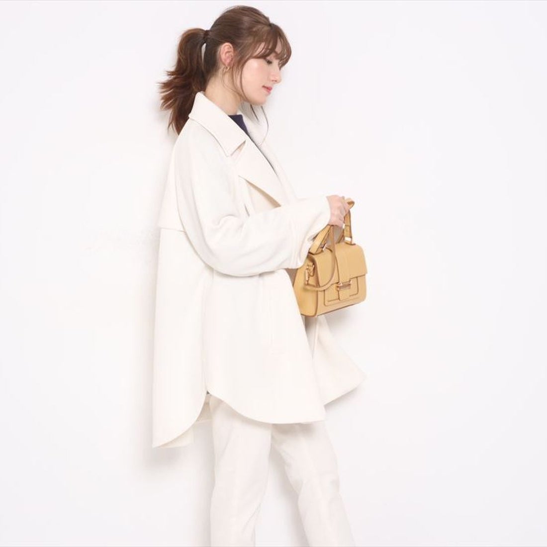 アプワイザーリッシェ Apuweiser-riche ライトカルゼケープコート （白