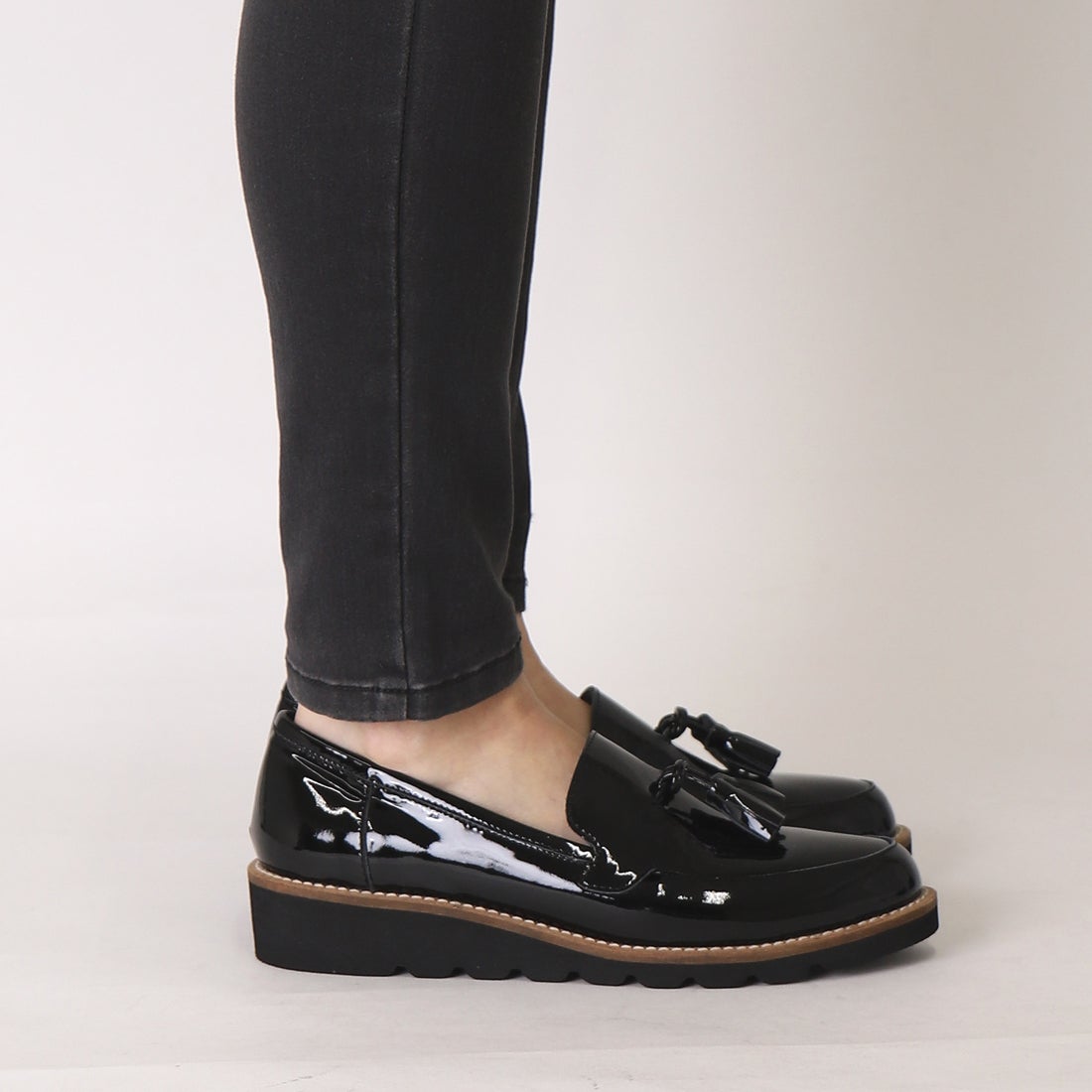 アルテミス バイ ダイアナ artemis by DIANA タッセル付き厚底