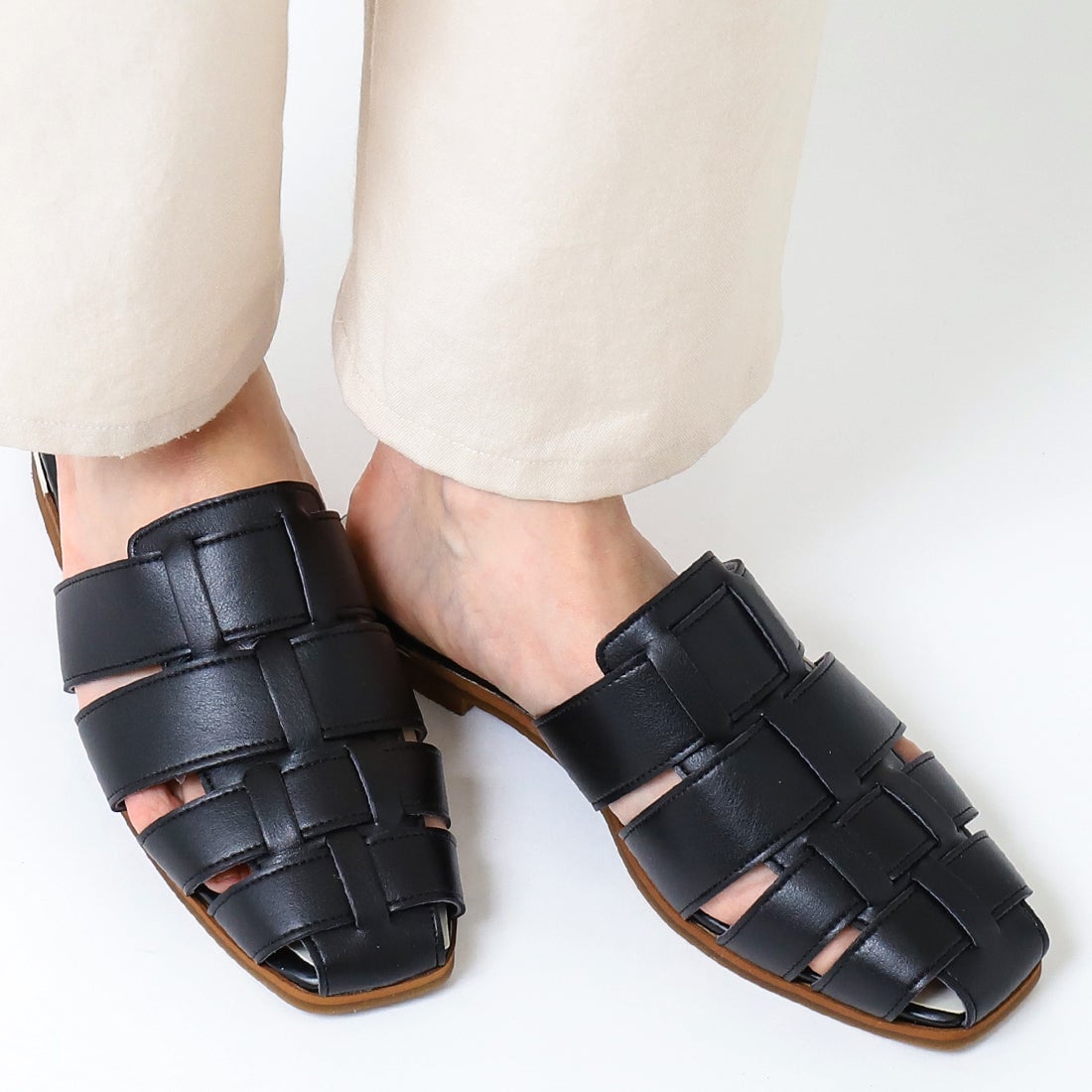 DIANAブラック グルカ調ミュール サンダル DIANAブラック グルカ調