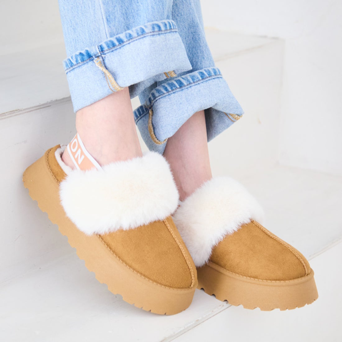 アタガール attagirl 厚底ムートンサンダル （キャメルスエード