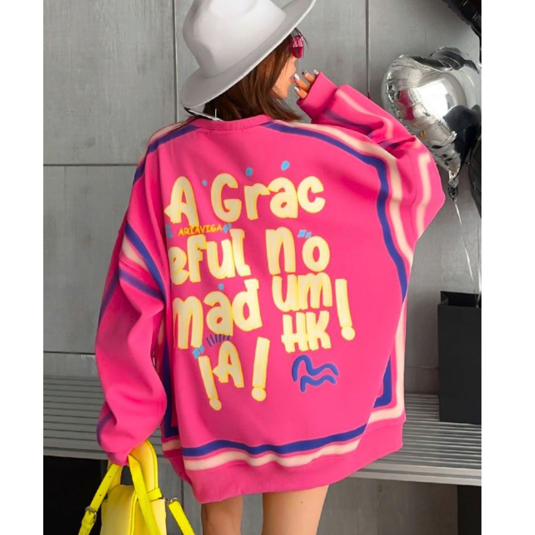 ベルシー Belle Cie トップス スウェット トレーナー ロゴ ネオン プル