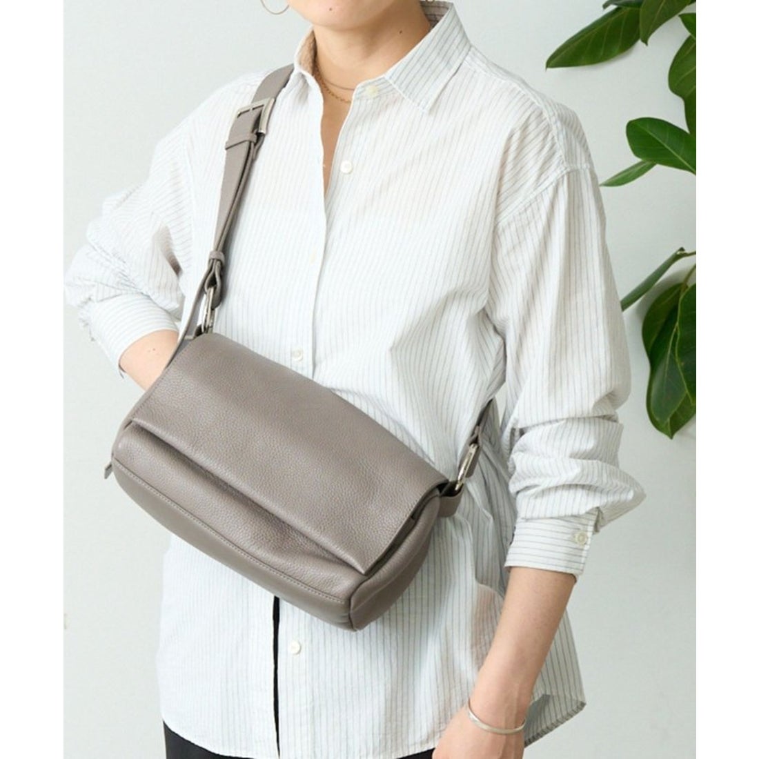 ビアズリー BEARDSLEY ボディバッグ （taupe） - ファッション通販 d