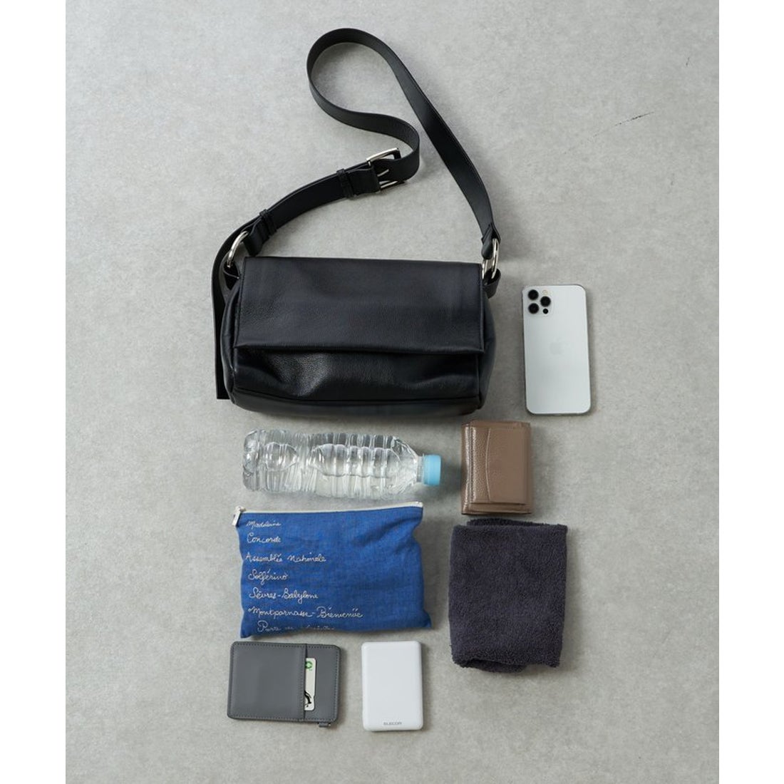 ビアズリー BEARDSLEY レザーボディバッグ （silver） -靴