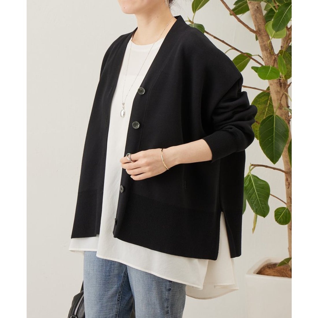 ビアズリー BEARDSLEY 後ろドレープ Tブラウス （white