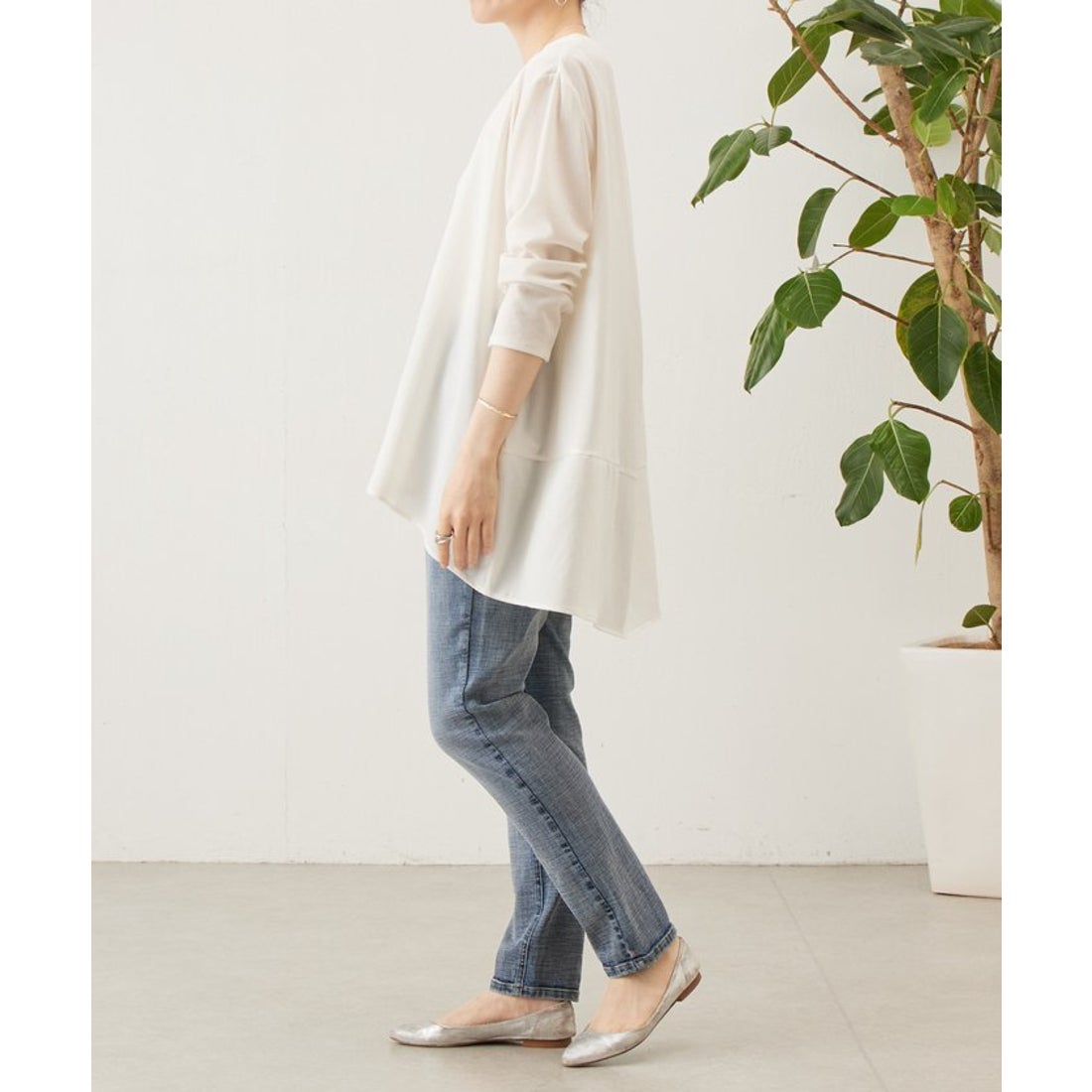 ビアズリー BEARDSLEY 後ろドレープ Tブラウス （white