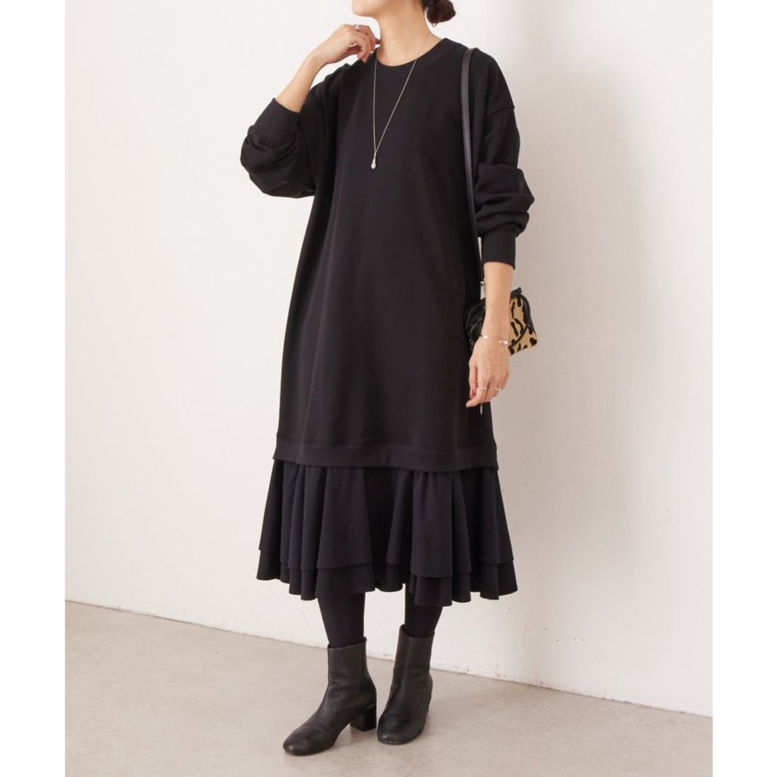 ビアズリー BEARDSLEY 裾フリル裏毛ワンピース （black） -靴