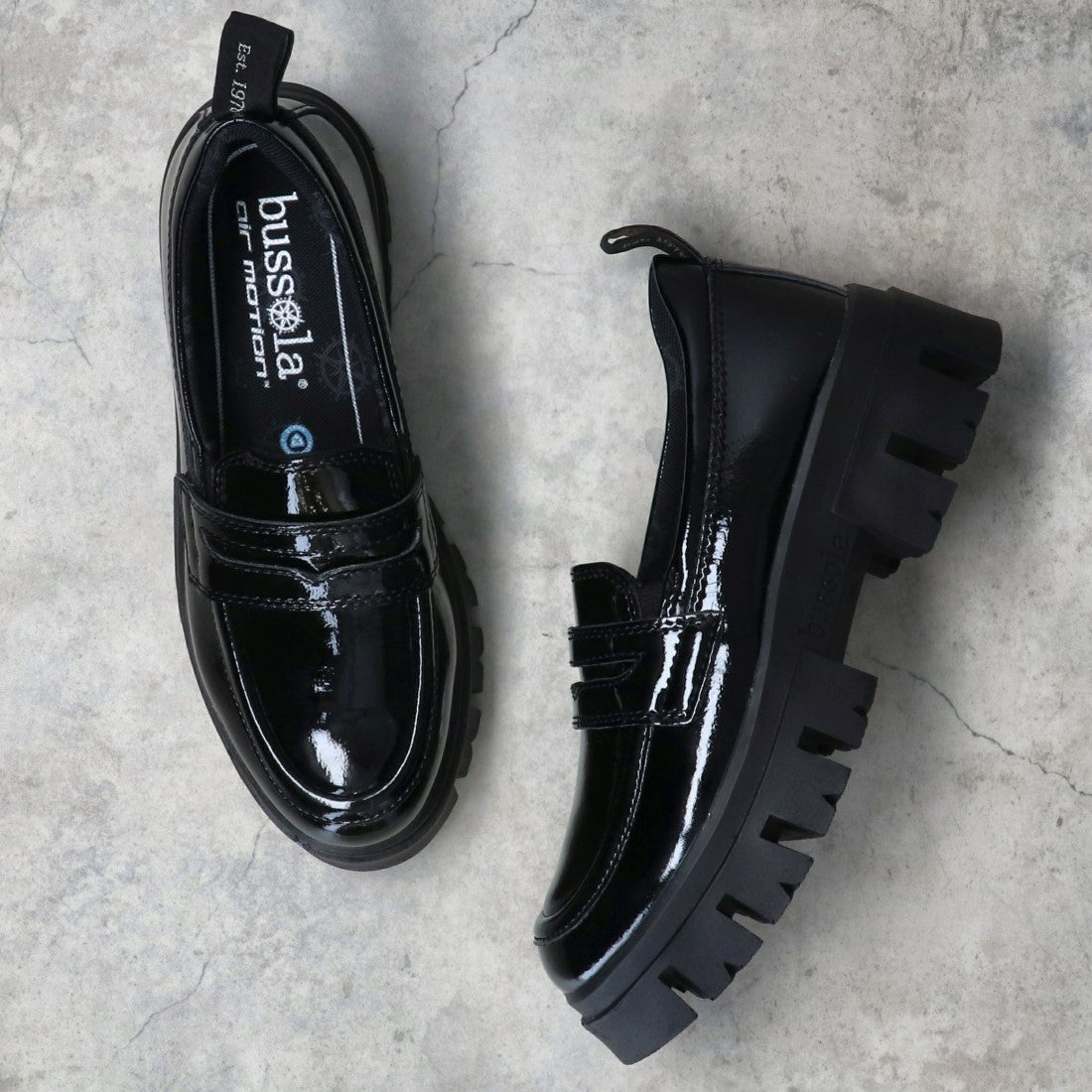 ブソラ bussola 厚底デザインソールローファー （ブラックエナメル