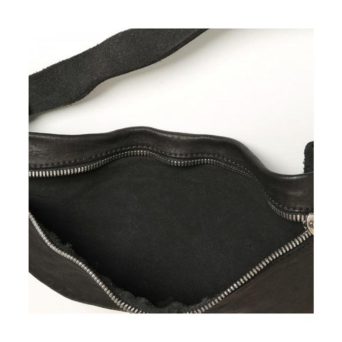 グイディ GUIDI GUIDI ホースレザー スモールショルダーバッグ Q100