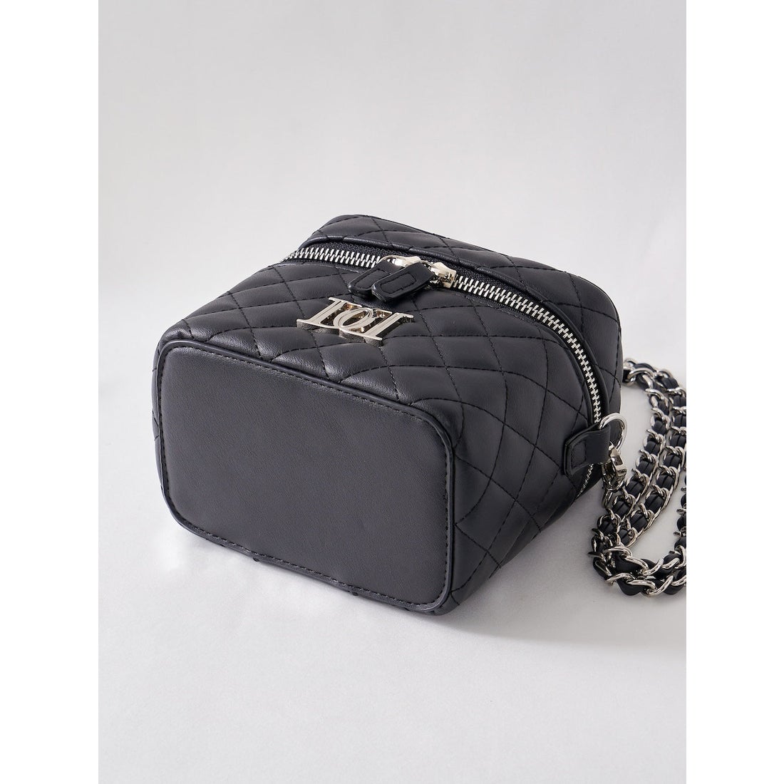 ダーリッチ Darich 【シルバーパーツ】キルティングスクエアミニバッグ