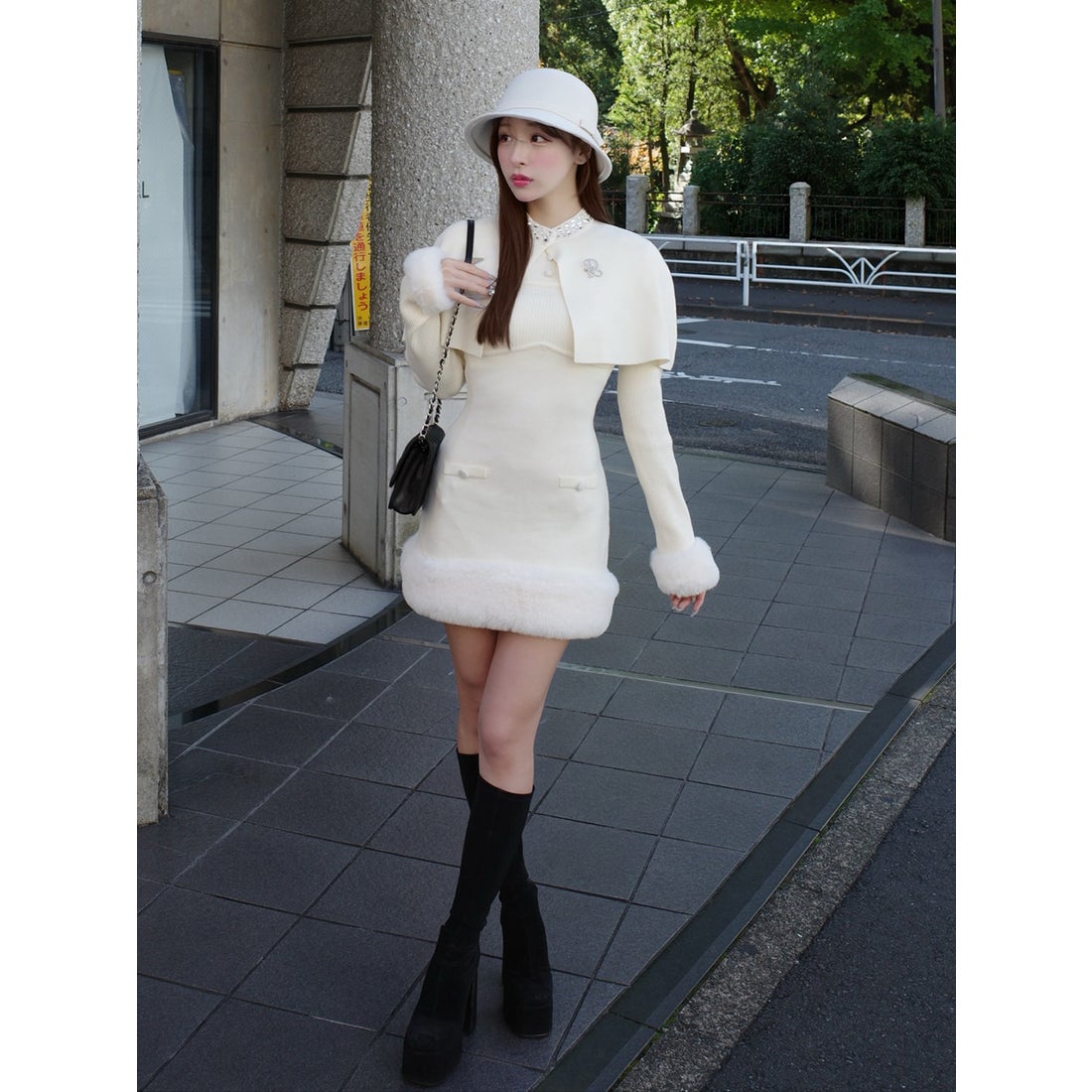 ダーリッチ Darich ビジューケープニットミニワンピース （ブラック