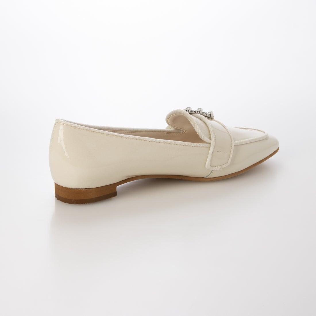 ダイアナ DIANA フェミニンローファー （白エナメル） - ファッション