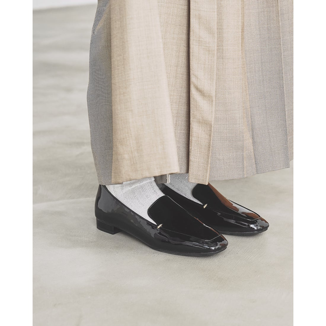 ゴールドチップ 2cmヒール ローファー （ブラック エナメル） -Emma