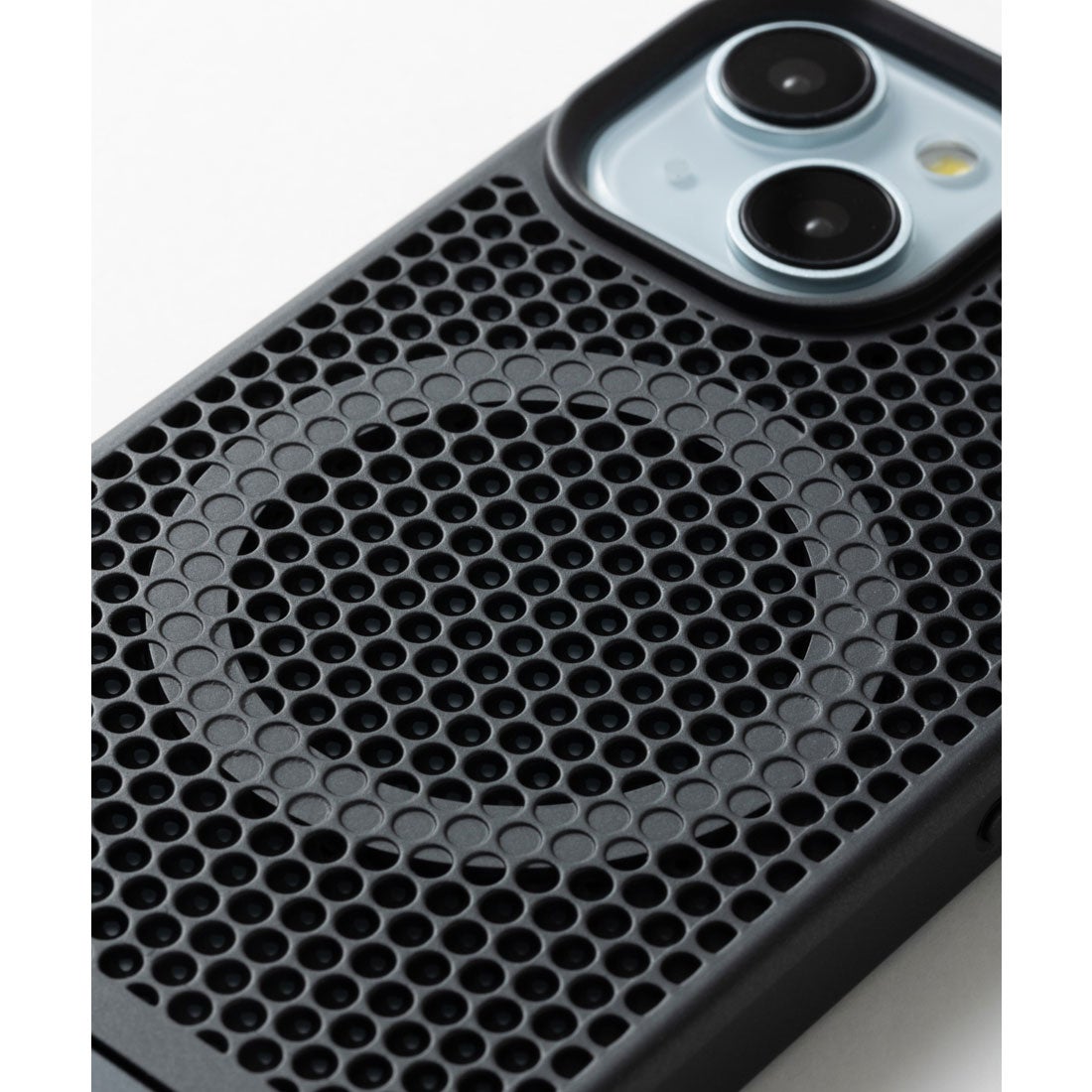 エモニーク emonique iPhoneケース magsafe対応 放熱メッシュ仕様