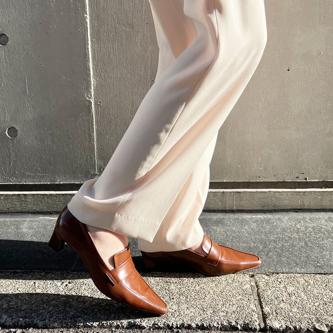 EVOL/イーボル】 ローヒールコインローファー IU5085 （ブラウン