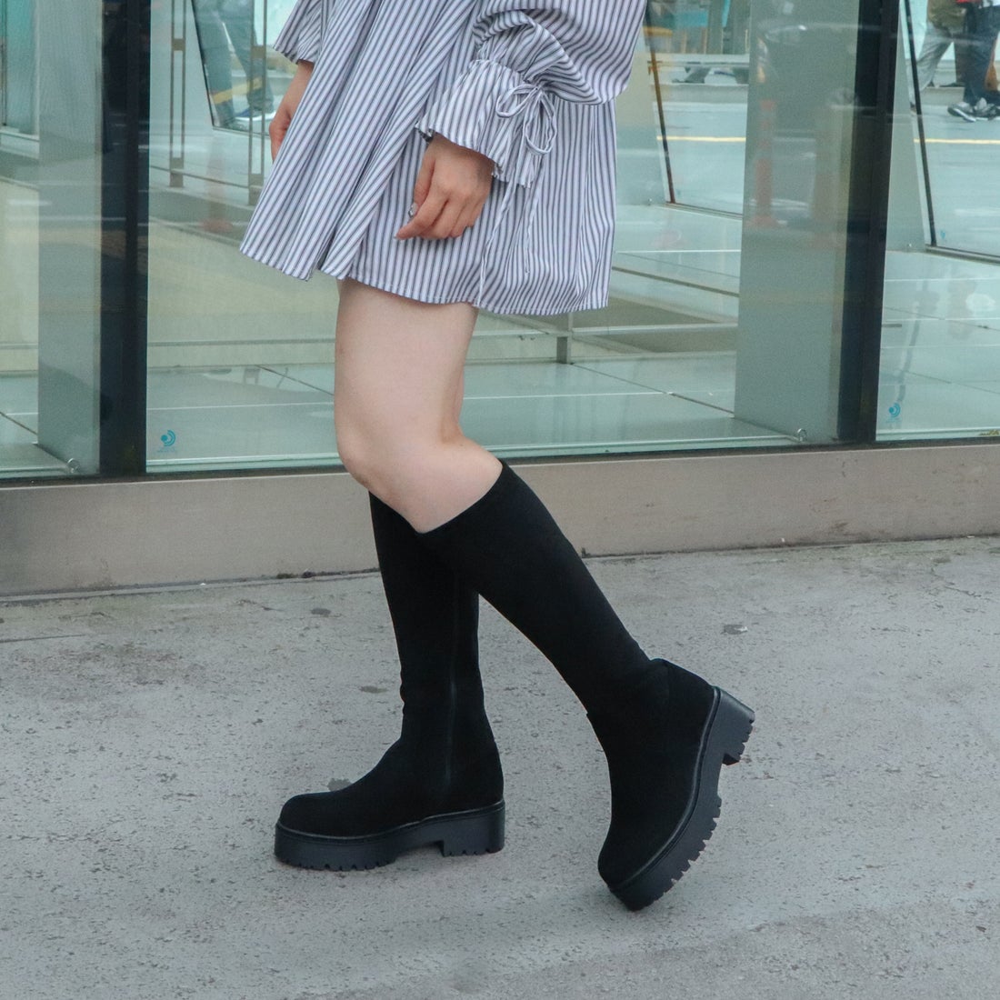 EVOL/イーボル】 ストレッチ厚底ブーツ IX5464 （ブラックスエード