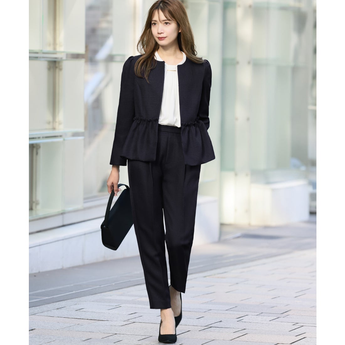 フロリア Flolia ツイードペプラムノーカラージャケット テーパード