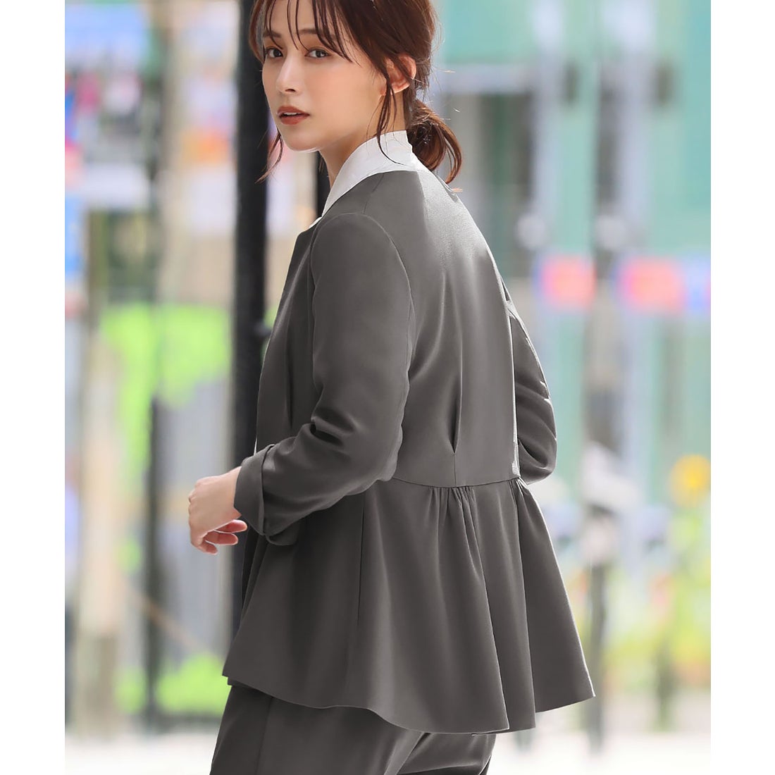 フロリア Flolia 【3点セット】ペプラムノーカラージャケット ボウタイ