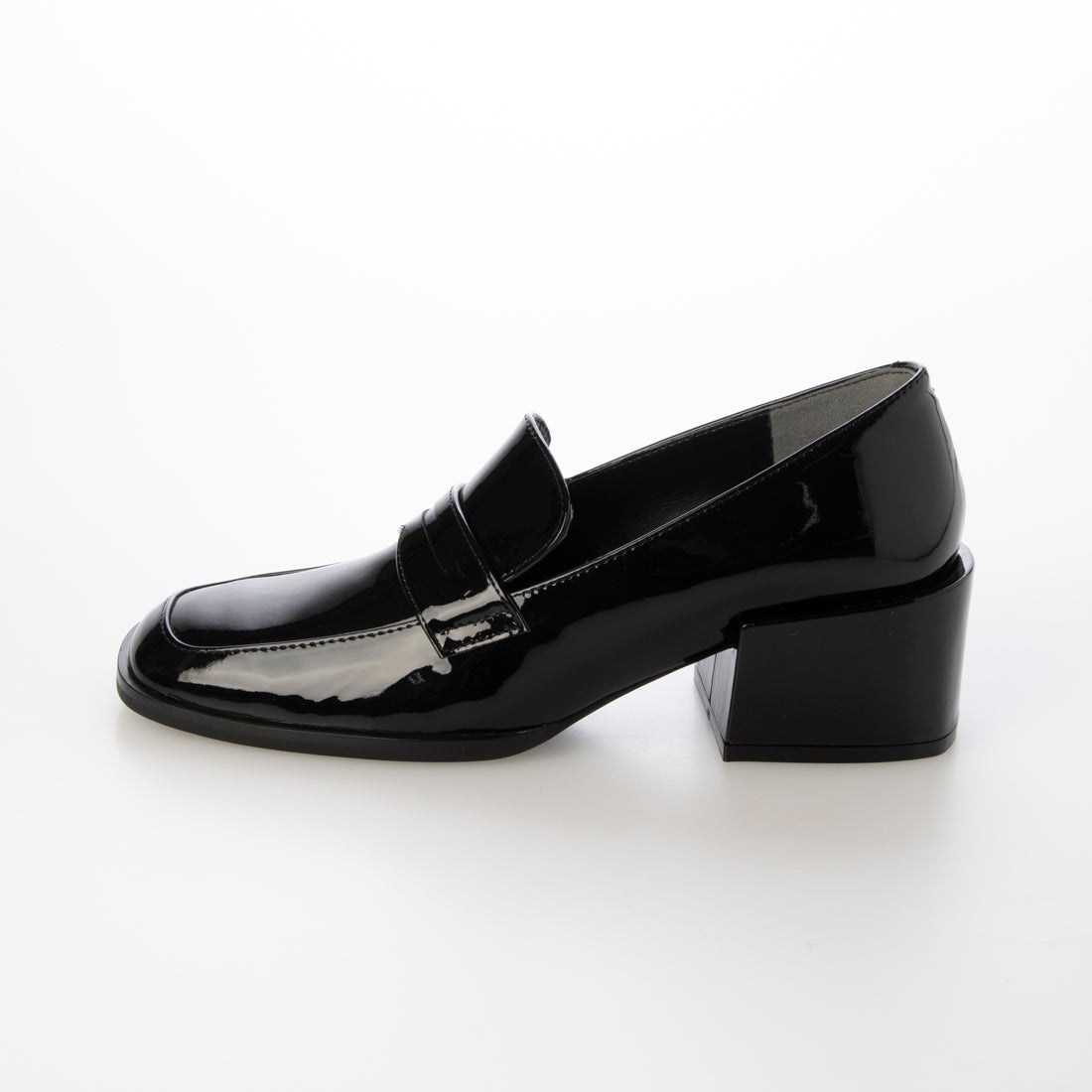 ヒールアップローファー （黒エナメル）DIANA F by WELLFIT -靴