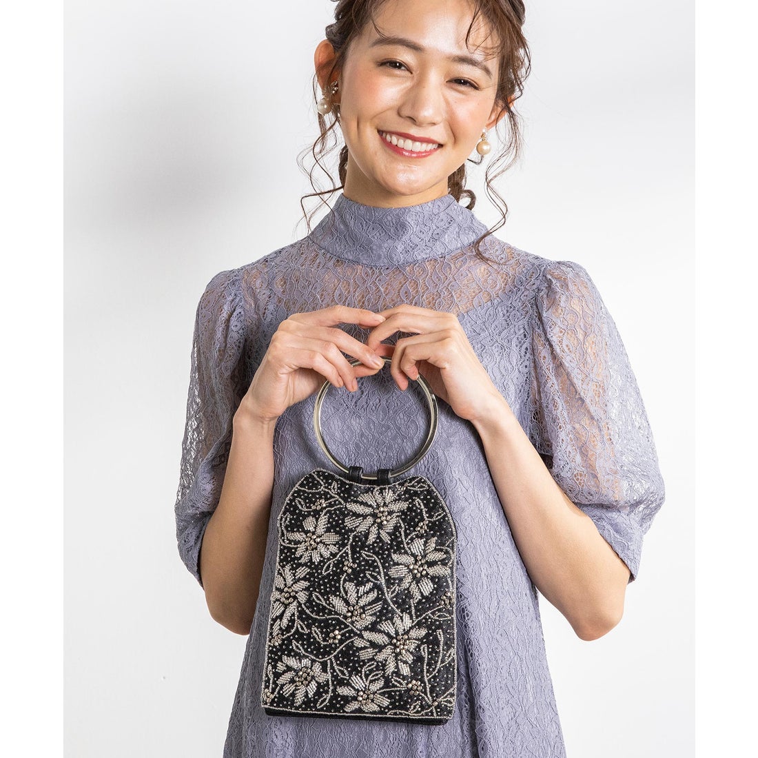フォルムフォルマ form forma 華やか花柄ビーズ刺繍ハンドバッグ （黒