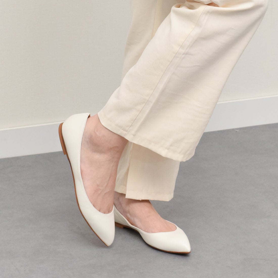 ファビオルスコーニ FABIO RUSCONI ポインテッドトウフラットパンプス