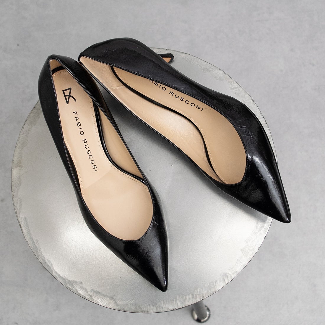 ファビオルスコーニ FABIO RUSCONI ポインテッドトウプレーンパンプス