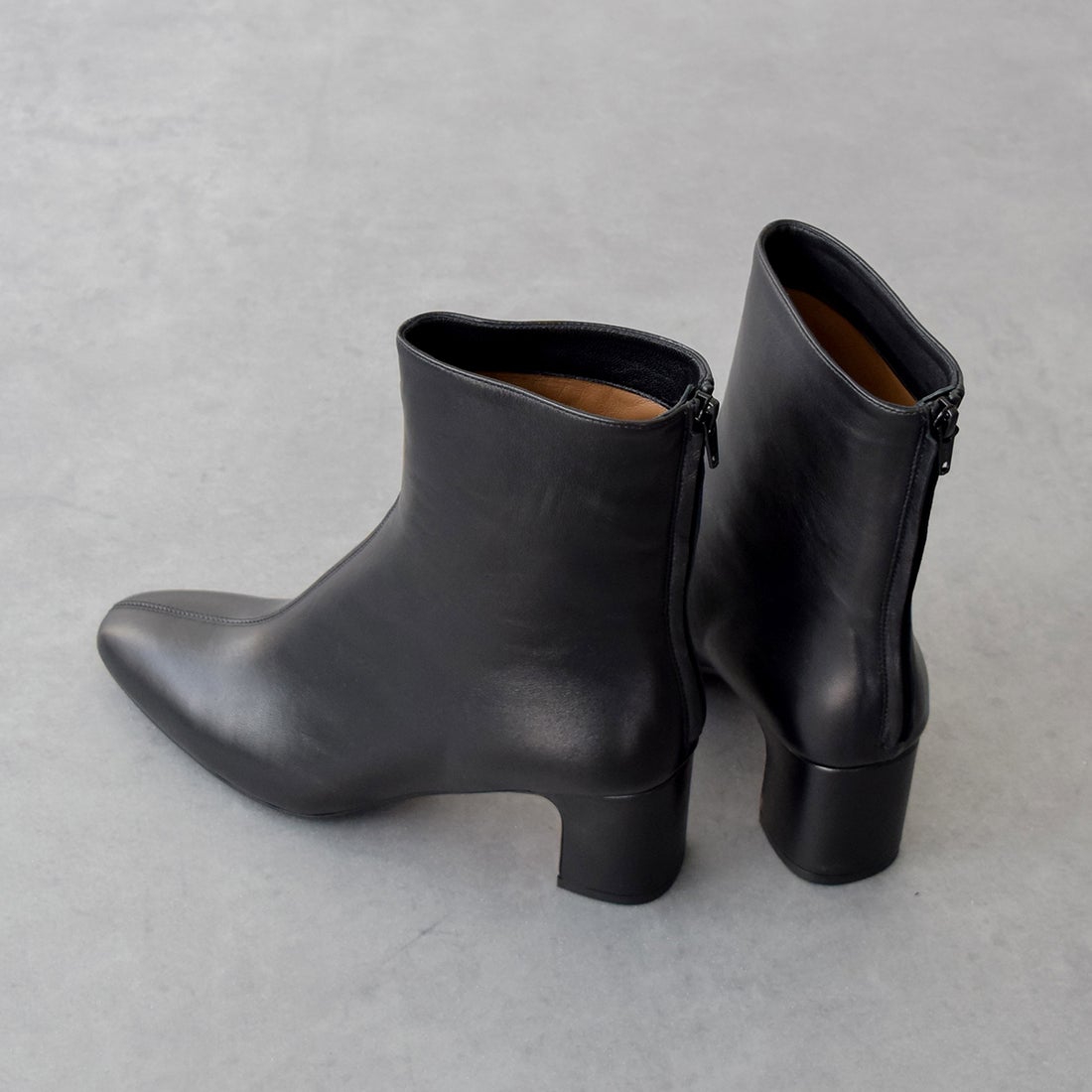 ファビオルスコーニ FABIO RUSCONI バックジップスムースレザー