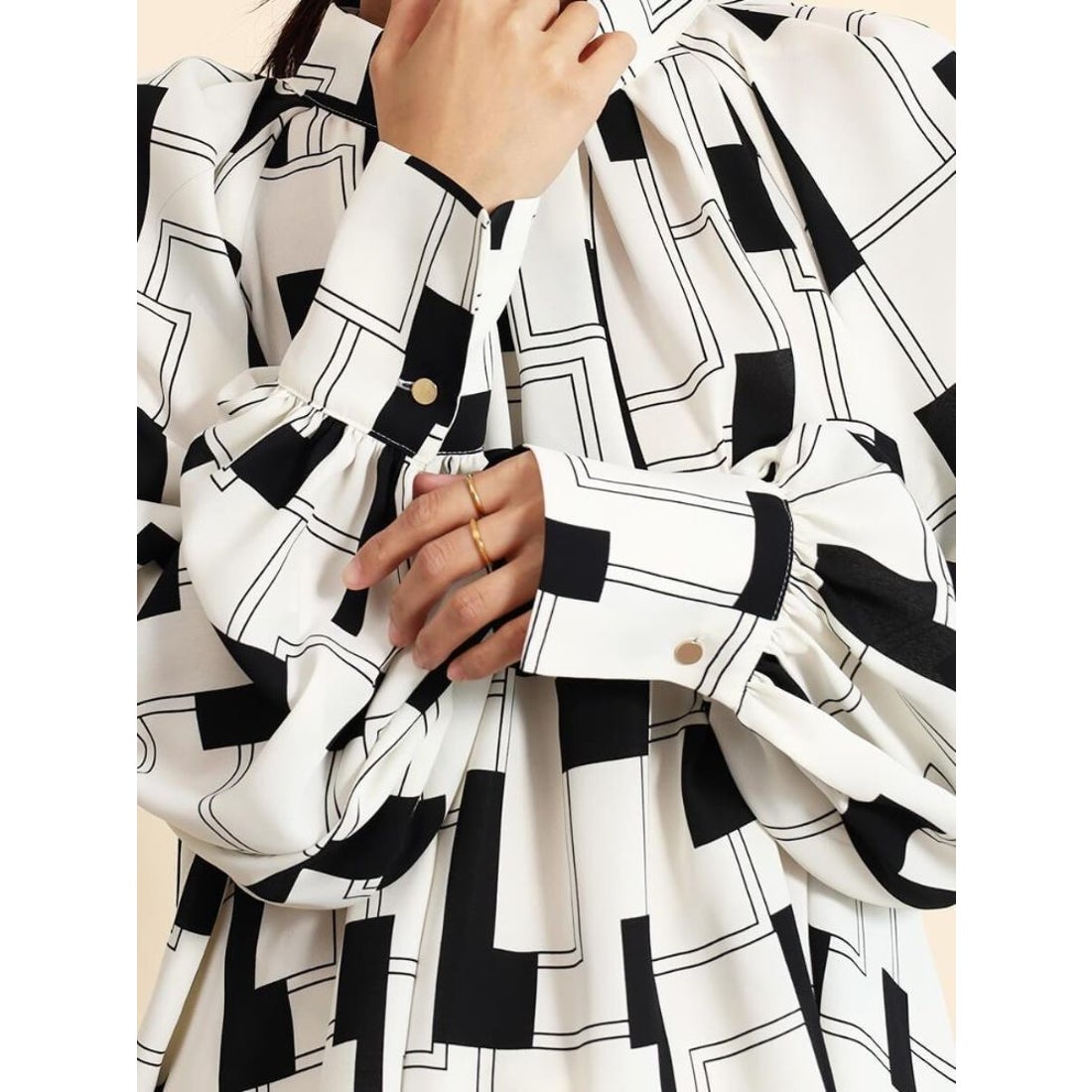 フェンネル FENNEL ジオメトリックネックタックボリュームブラウス