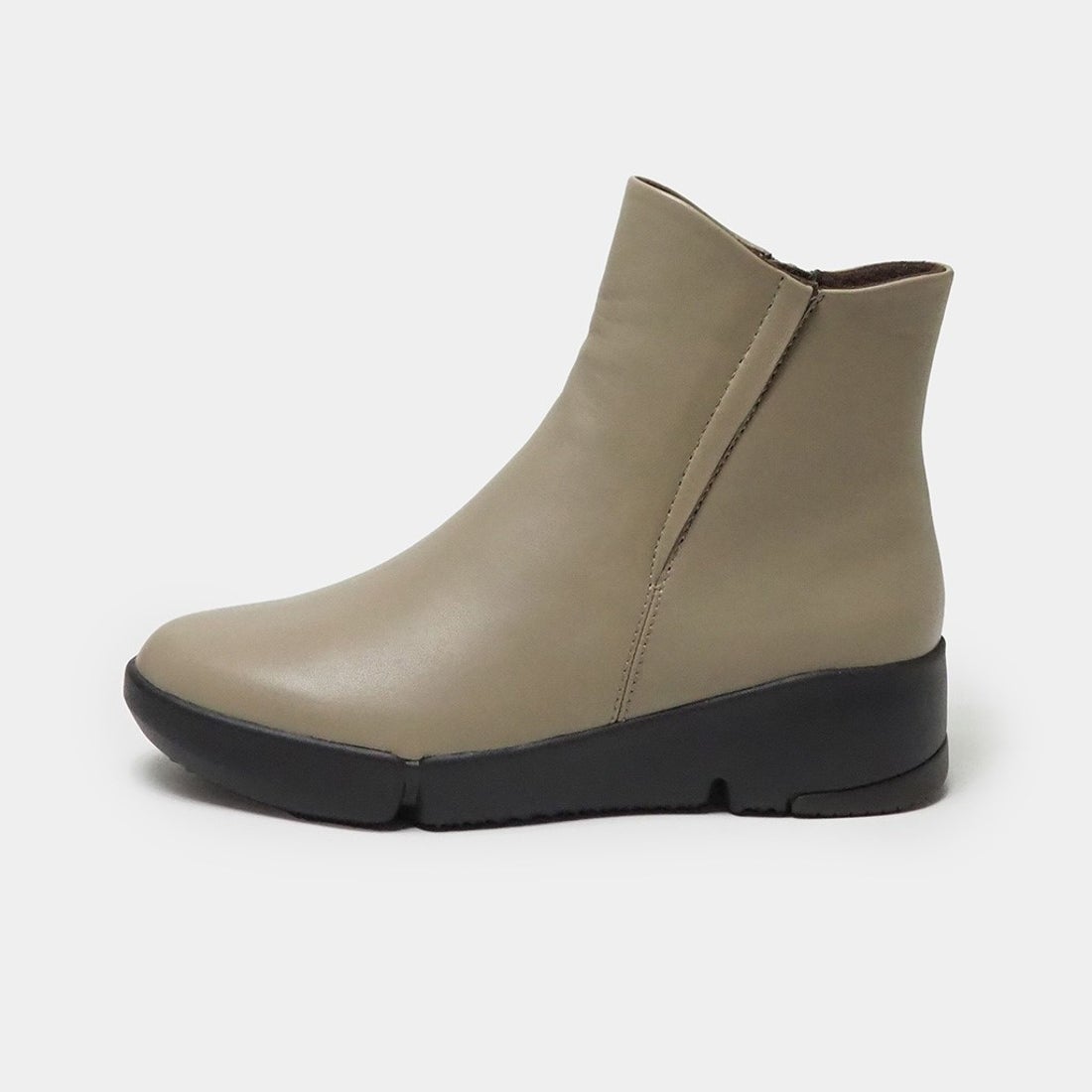 ソフトレザーミドルブーツ （ライトベージュ） -fitfit(フィット