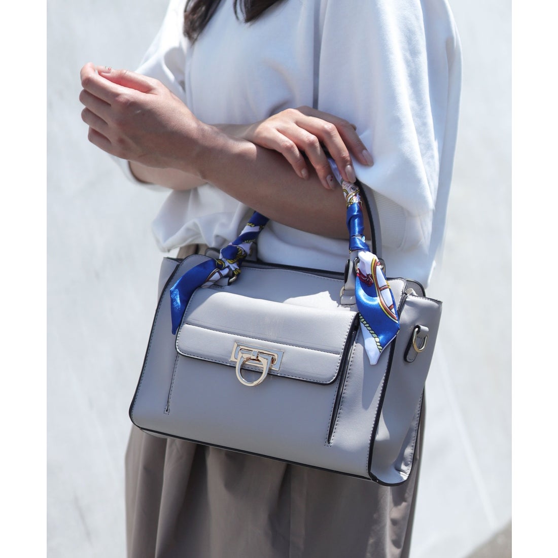 フロージュ florge 【2way】スカーフハンドルスクエアハンドバッグ