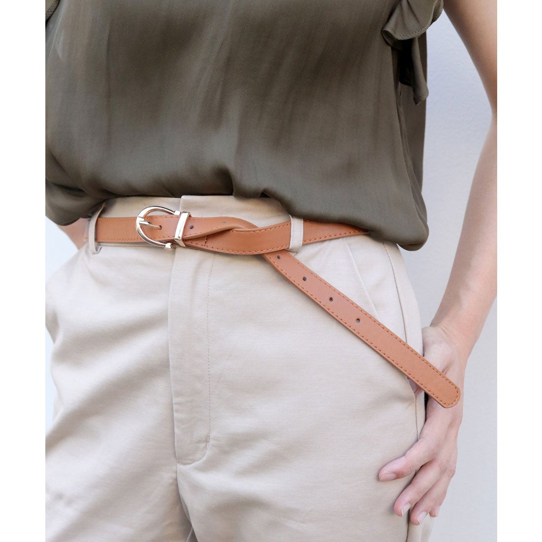 フロージュ florge 【8色展開】オーバルピンバックルのプレーンPU