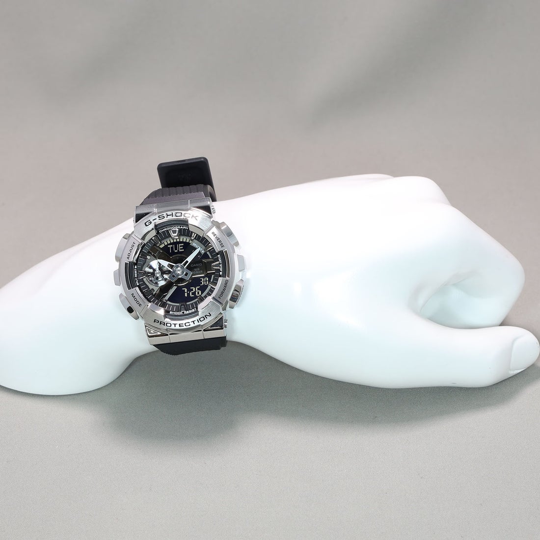 G-SHOCK】GM-110シリーズ / Metal Coveredライン / GM-110-1AJF