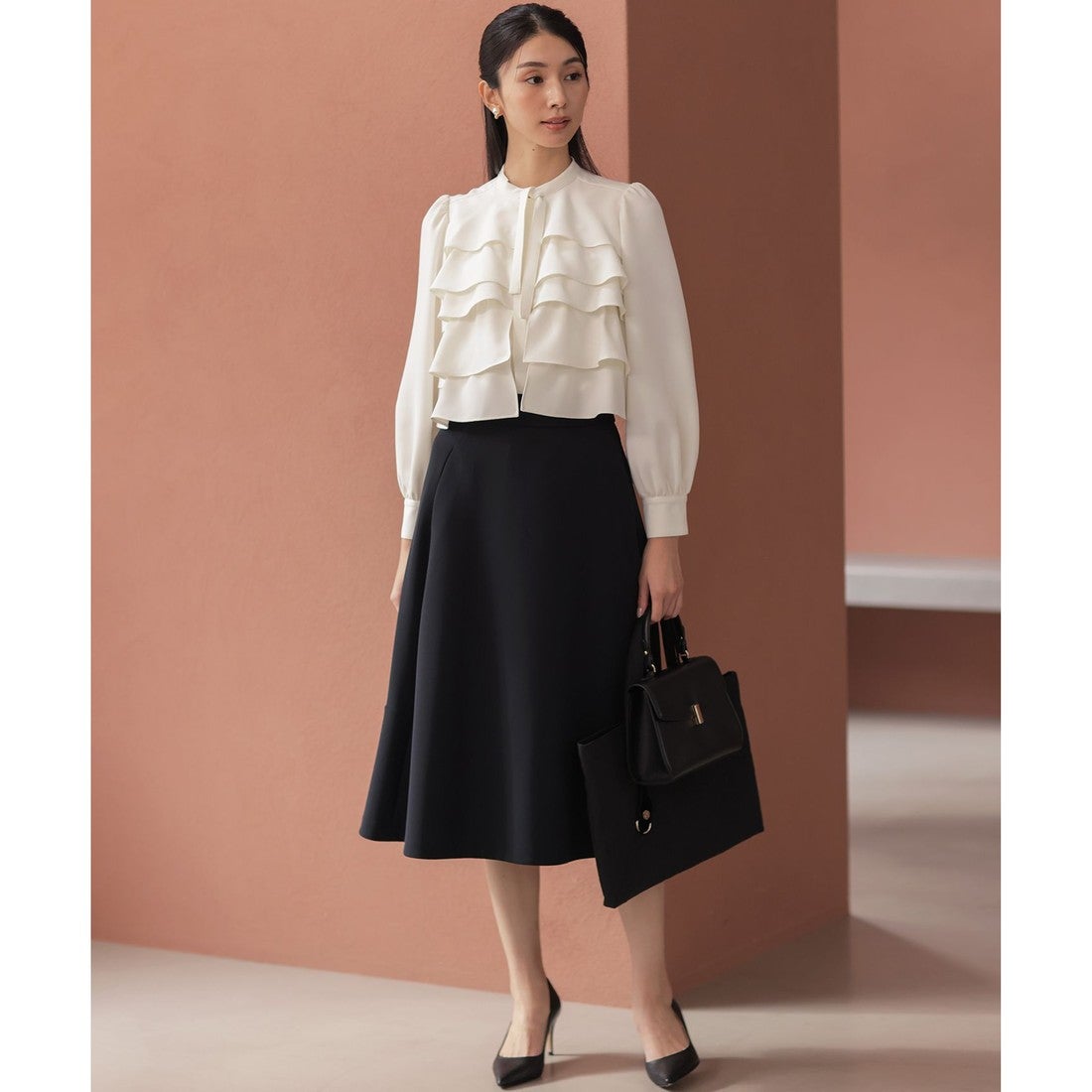 組曲 【KUMIKYOKU NAVY】コンフォータブルドレープ フリルブラウス