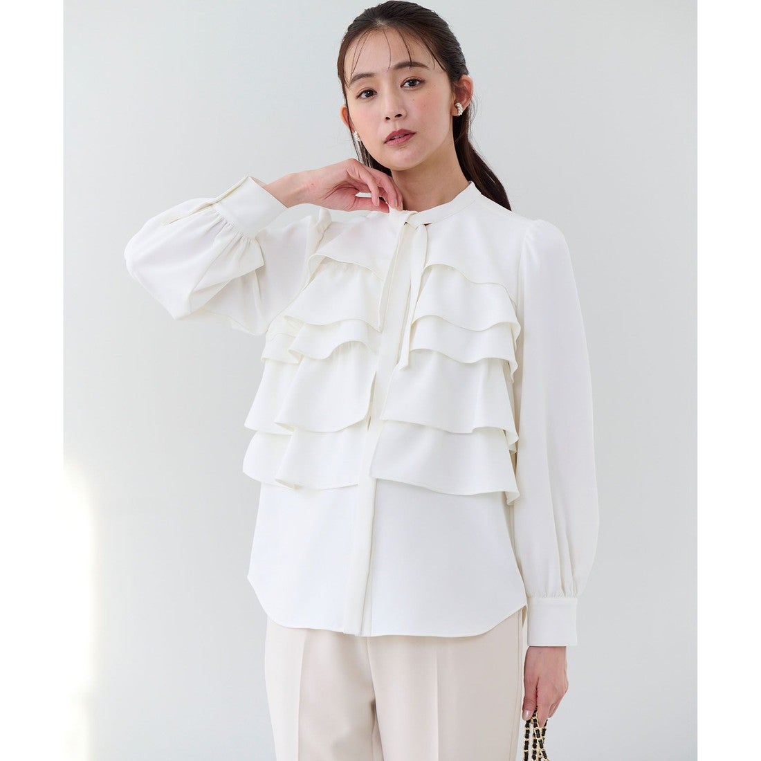 組曲 【KUMIKYOKU NAVY】コンフォータブルドレープ フリルブラウス