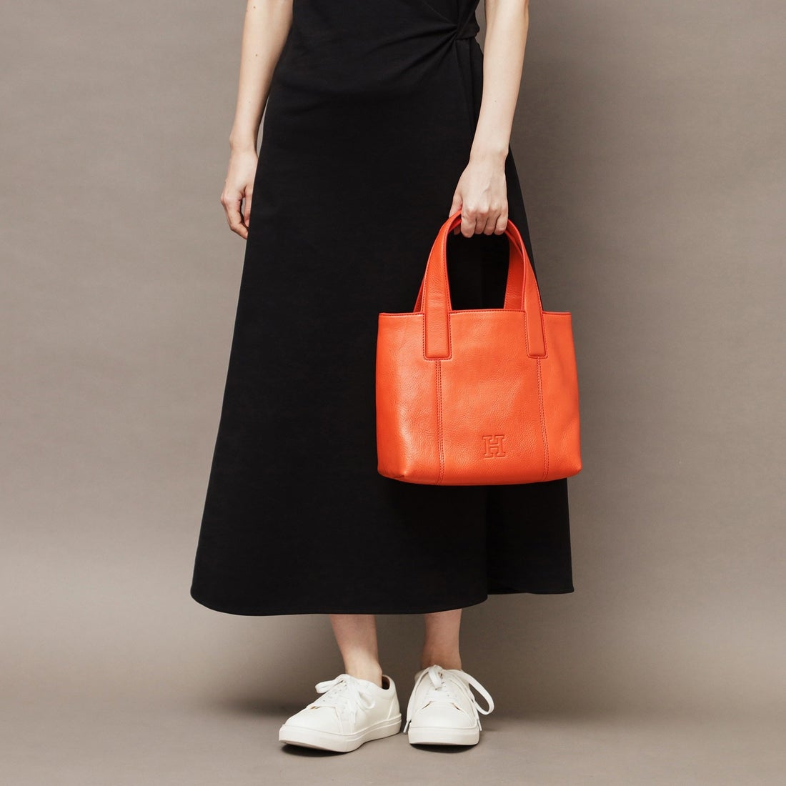 ヒロフ HIROFU 【ヴィータ】レザートートバッグ S 本革 (ダークブルー