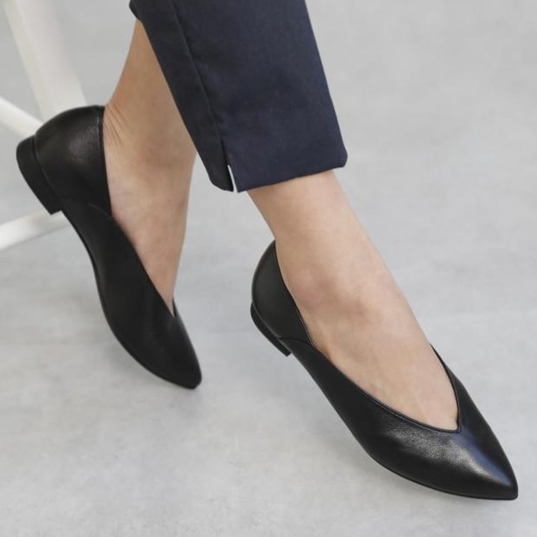 ヒミコ 卑弥呼 【撥水レザー】Vカットフラットパンプス/611103 （クロ