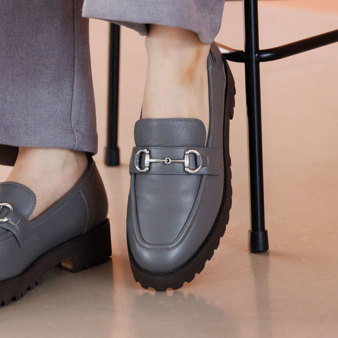 ヒミコ 卑弥呼 トラックソールビットローファー/651322 （ブラック