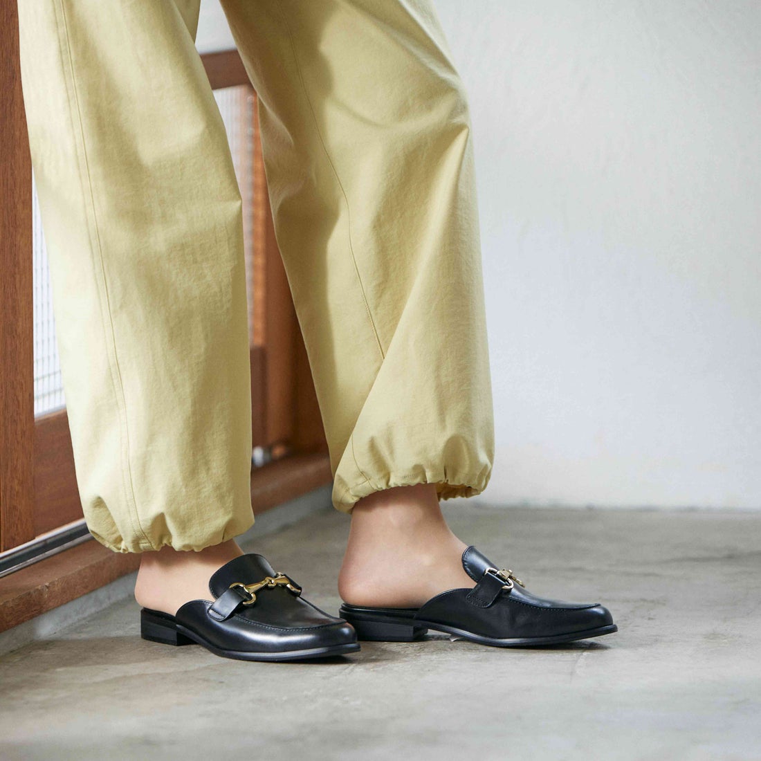 イング ing ビット付ミュールローファー （ブラック） -Mode et Jacomo