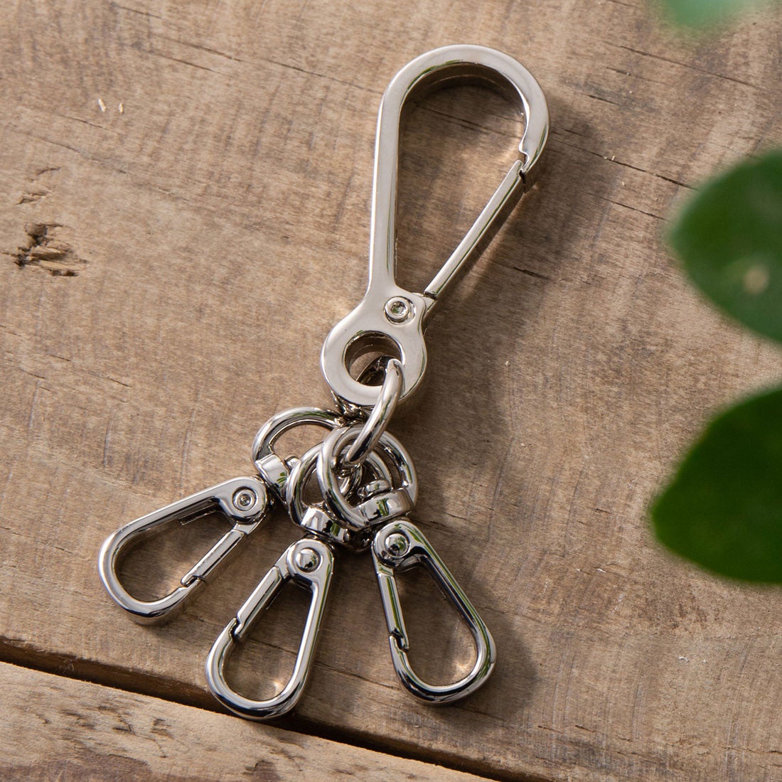 ジョン JON カラビナキーホルダー 韓国製 （シルバー） - ファッション