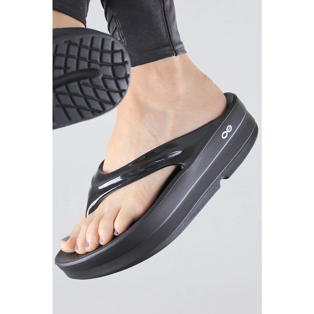 ウーフォス OOFOS Oomega - ウーメガ （black） 通販 大阪心斎橋/京都