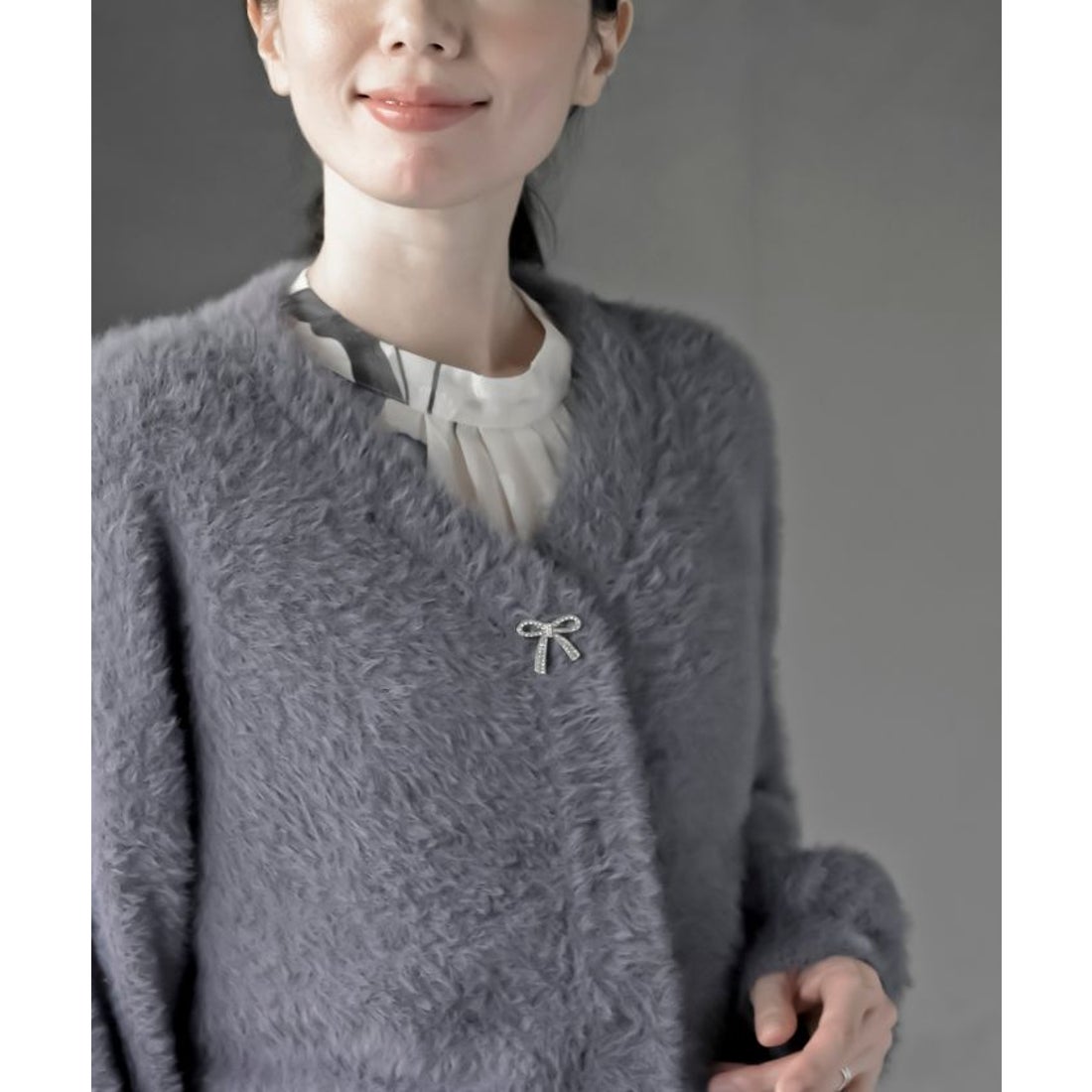 アールピーエス rps リボンボタンフェザーVネックカーディガン