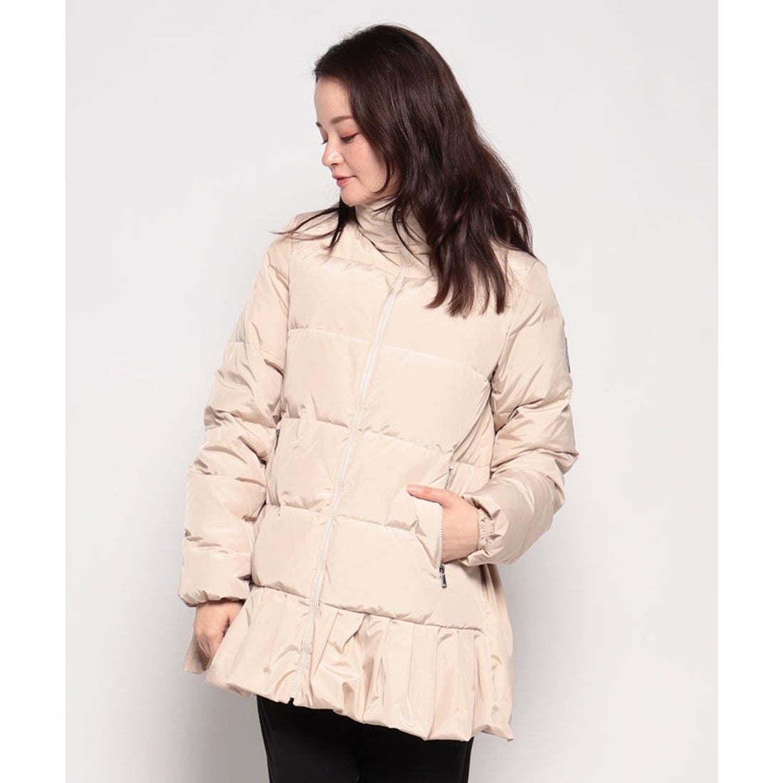 ミス ジェイ MISS J タックペプラムダウンジャケット （ベージュ