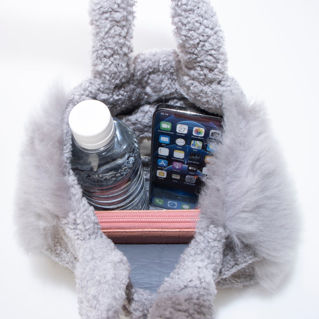 リサ コンテ Lisa Conte' ミディアムサイズムートンバッグ （ネイビー