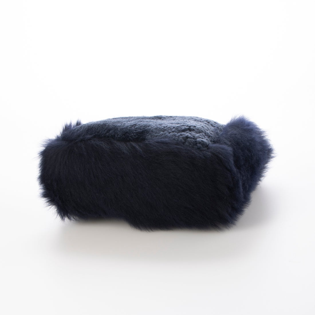 リサ コンテ Lisa Conte' ミディアムサイズムートンバッグ （ネイビー