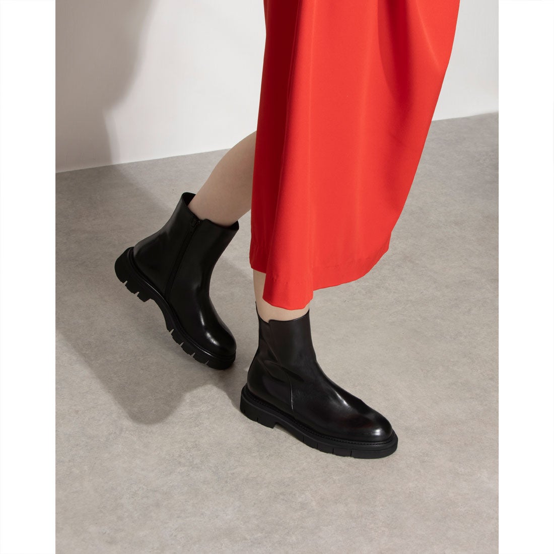 ルカ グロッシ Luca Grossi ローヒールショートブーツ （ブラック