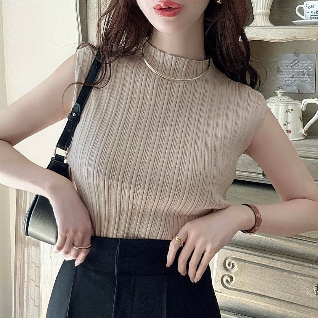 メイル Meiru Meiru ハイネックノースリーブニット （ベージュ