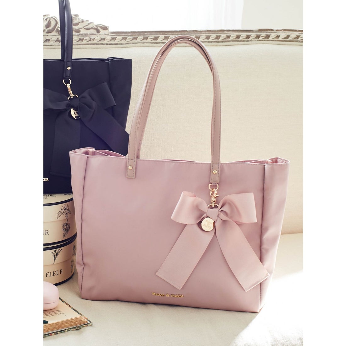 メゾン ド フルール Maison de FLEUR リボンチャーム付き3ルームトート