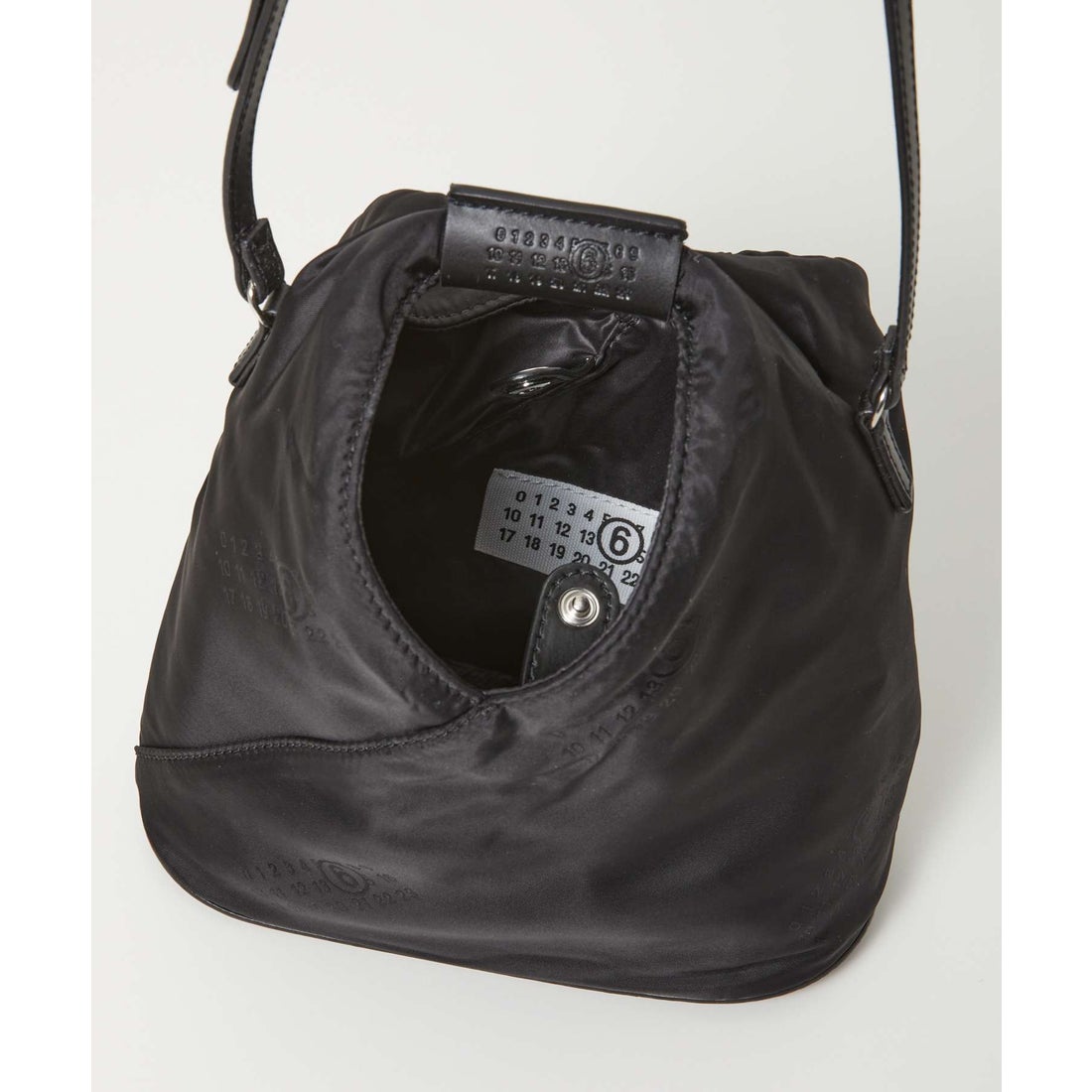 エムエムシックス メゾン マルジェラ MM6 Maison Margiela ショルダー