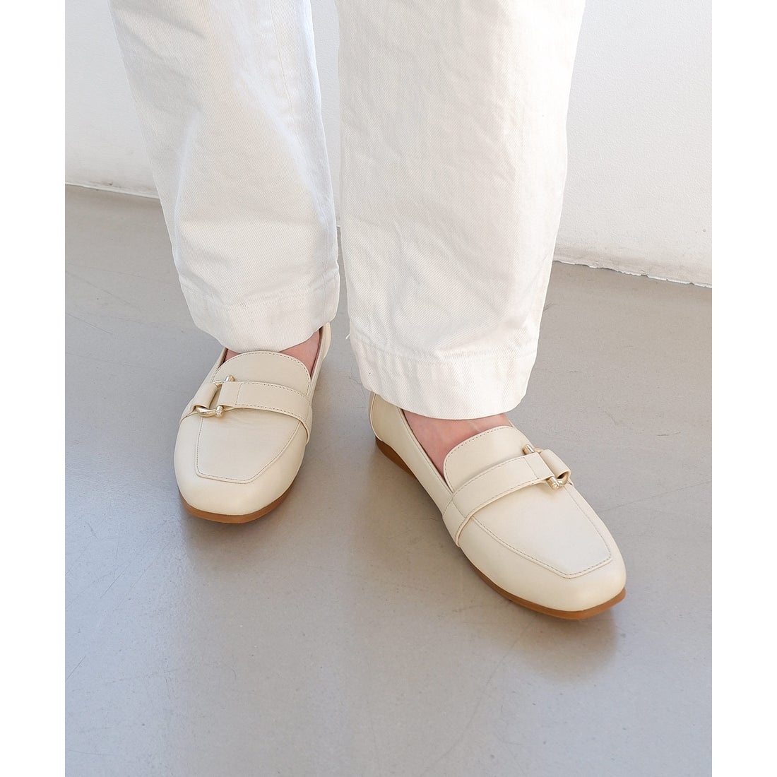 本革】 ベルトローファー 6722 （アイボリー） -モードカオリ MODE